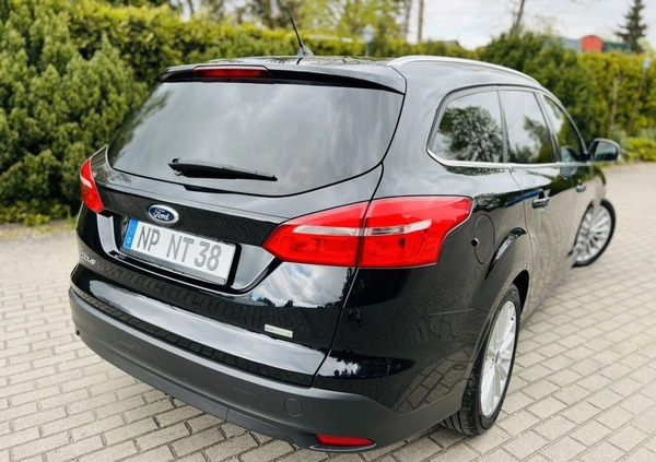 Ford Focus cena 35900 przebieg: 104000, rok produkcji 2015 z Radzymin małe 781